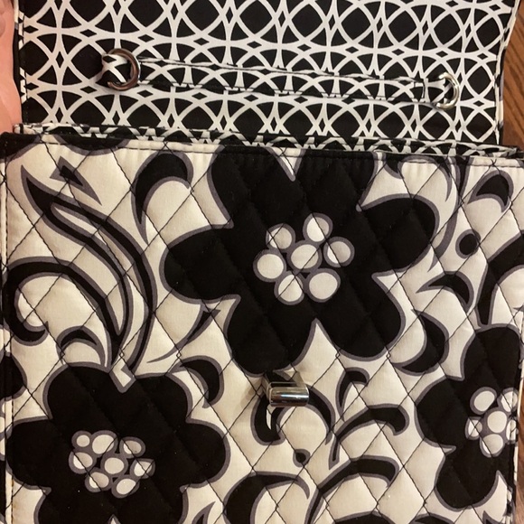 VERA BRADLEY STRUCTURED QUILTED handbag crossbody  purse FLORAL BLACK WHITE NWOT - Picture 10 of 16